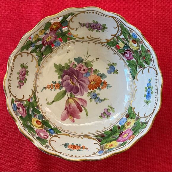 Schumann Bavaria Empress SP Dresden Pierced Gold Edged Porcelain Bowl - Picture 1 of 7